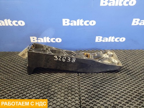 Кронштейн переднего бампера левый